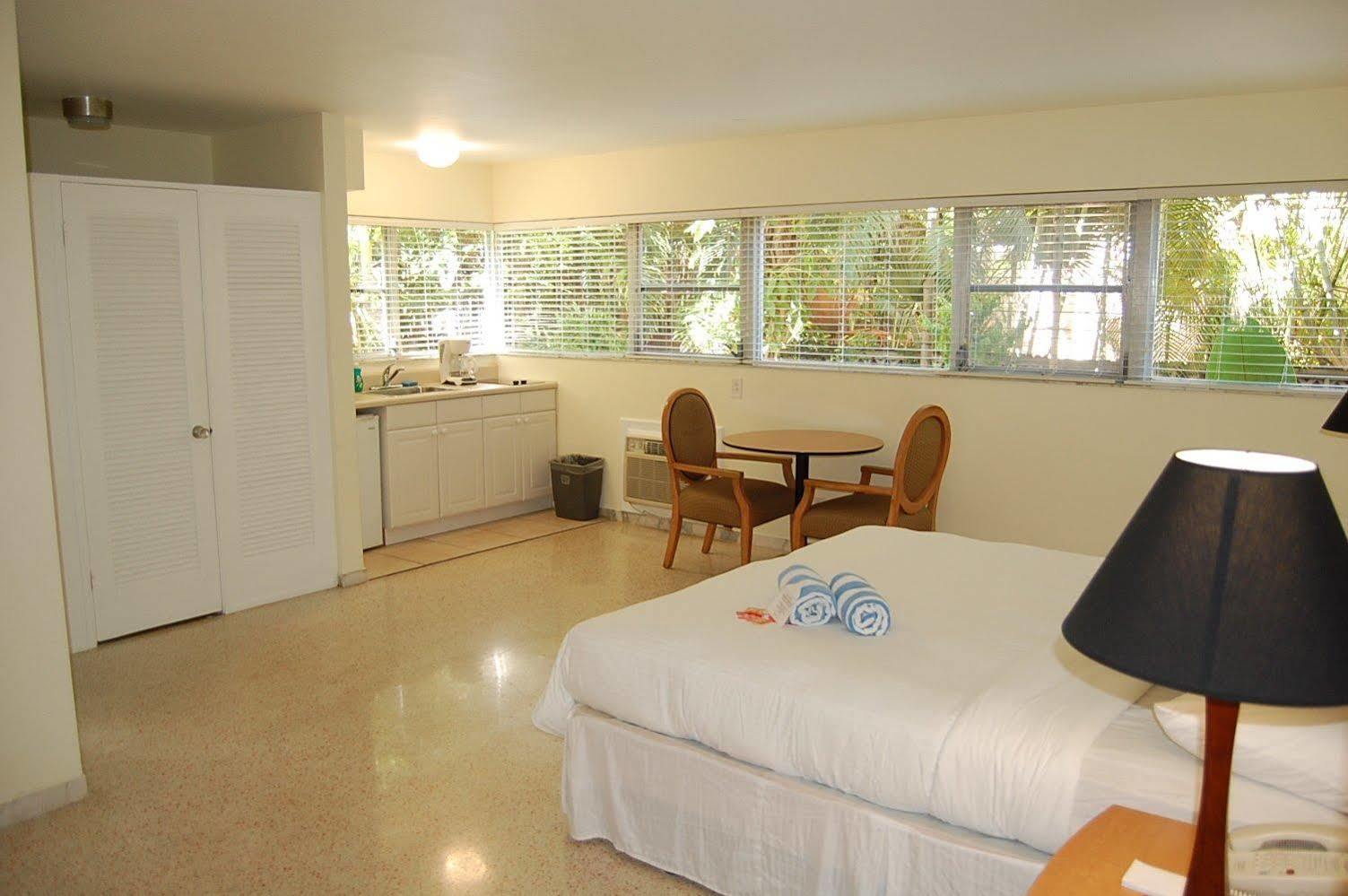 Alcazar Resort- Gay Mens Resort Fort Lauderdale Bagian luar foto